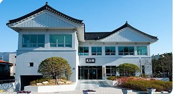 충렬사관리사무소 안락서원 교육회관 2층