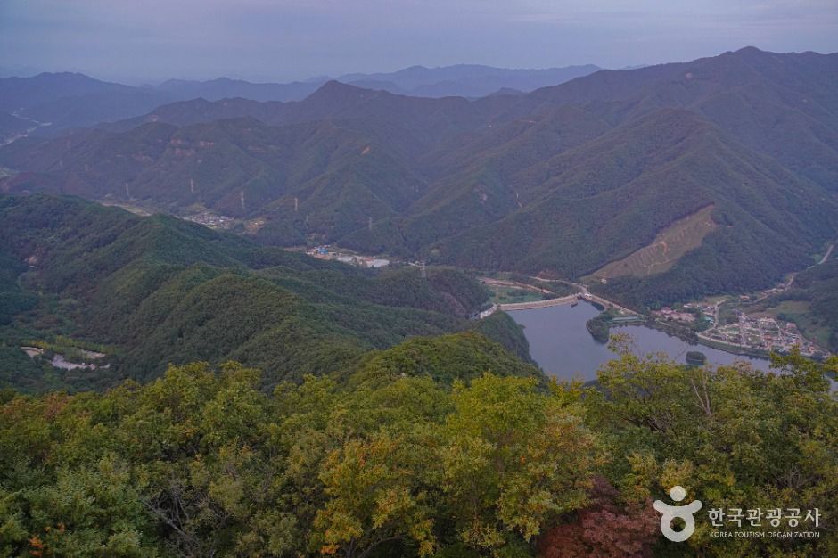 적상산 전경