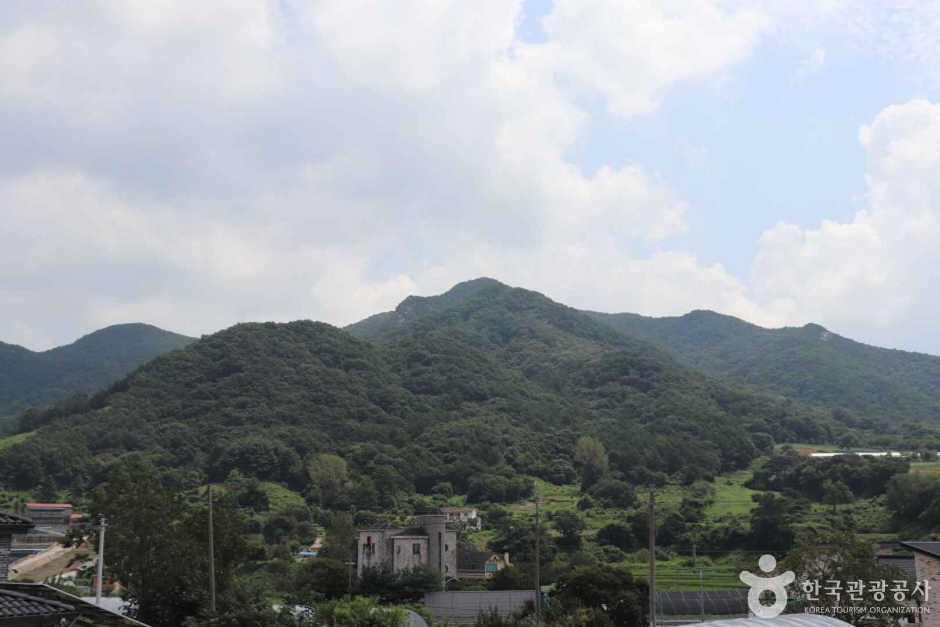 덕숭산 전경